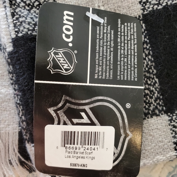 BNWT Black Plaid NHL Los Angeles Kings Blanket Scarf Little Earth - Picture 4 of 7